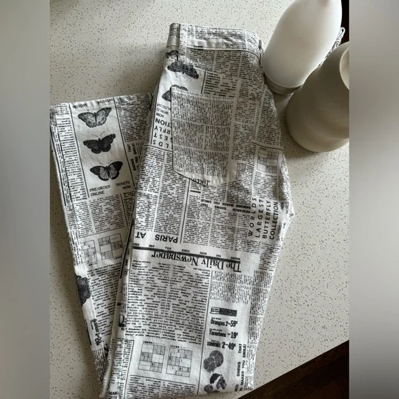 Zara White Newspaper Jeans - Picture 5 of 8